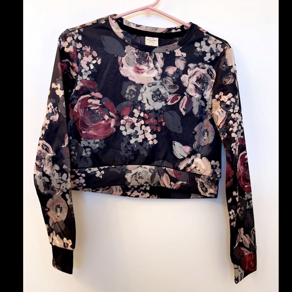 Abercrombie & Fitch Cropped Sweater